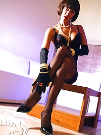 Leggy Milf LilyWOW in sexy black stockings